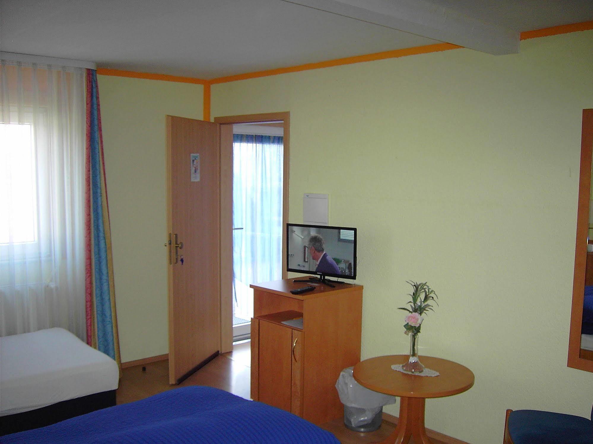 Hessisches Haus Hotel Rossdorf  ภายนอก รูปภาพ